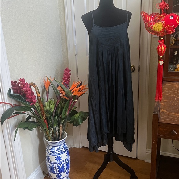 CP Shades Lia Dress Sz Medium navy Sleeveless Pleated Midi Layer Cotton Silk USA - Picture 2 of 7